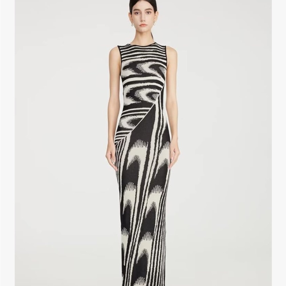 Black and White/cream Patterned Dress